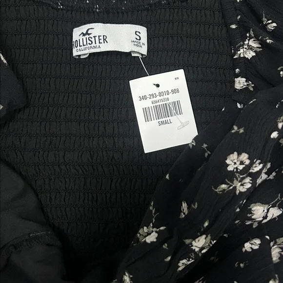 Hollister Black Floral Long Sleeve - Picture 4 of 5